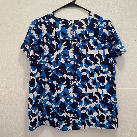J. Crew Blue Floral Print Soft Shell Top -S - Picture 5 of 7